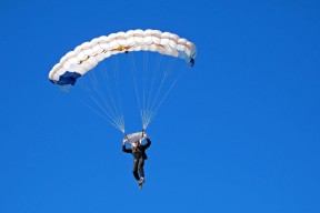 CBA新赛季口号发布展现联赛全新面貌，cba新赛季宣传片